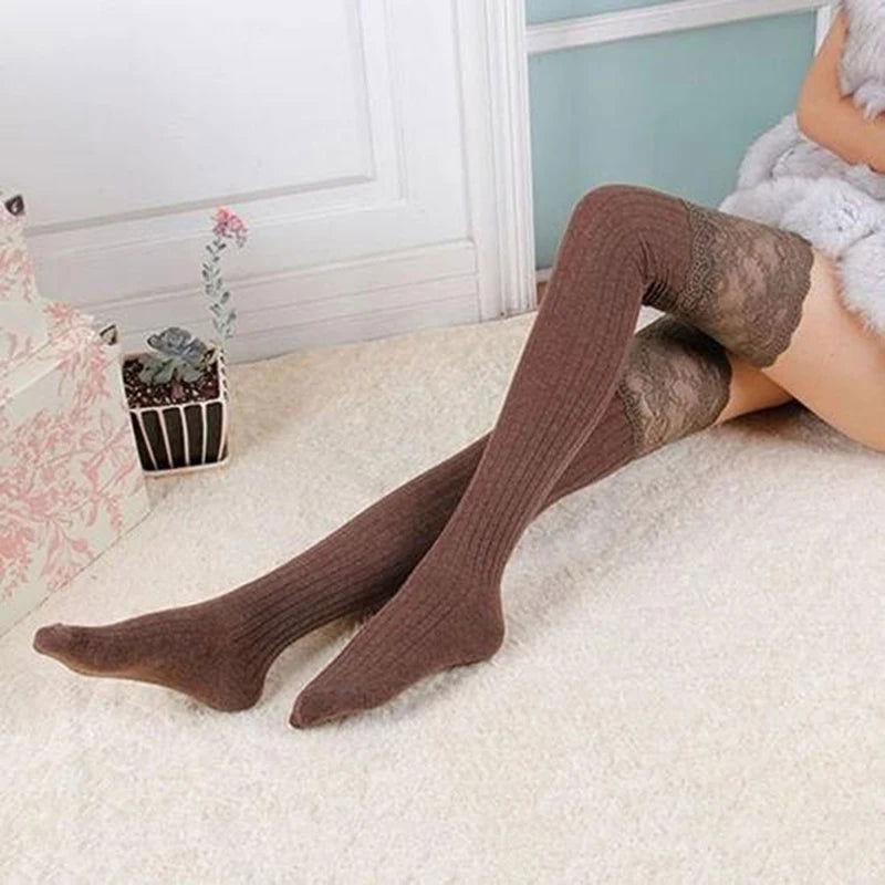 Chaussettes Hautes en Dentelle