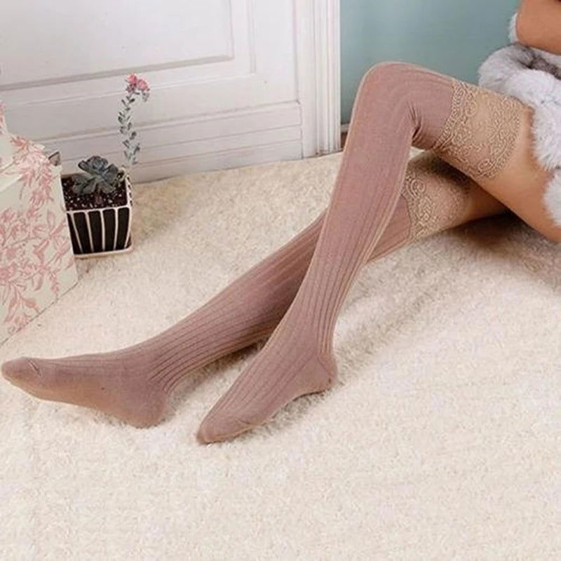 Chaussettes Hautes en Dentelle