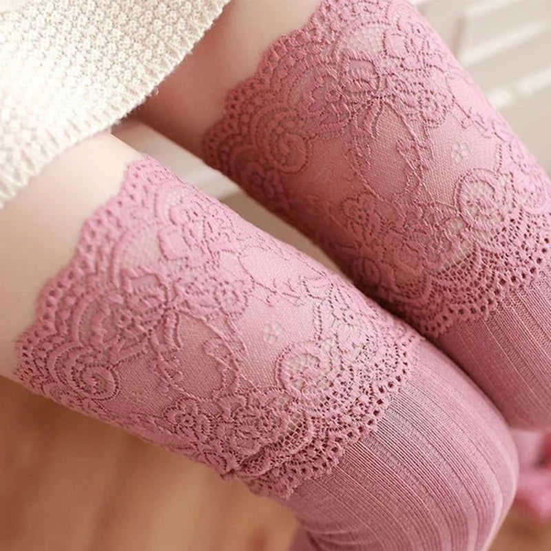 Chaussettes Hautes en Dentelle